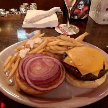 Reviews of Three Hamburger Restaurants in Atlanta, Georgia